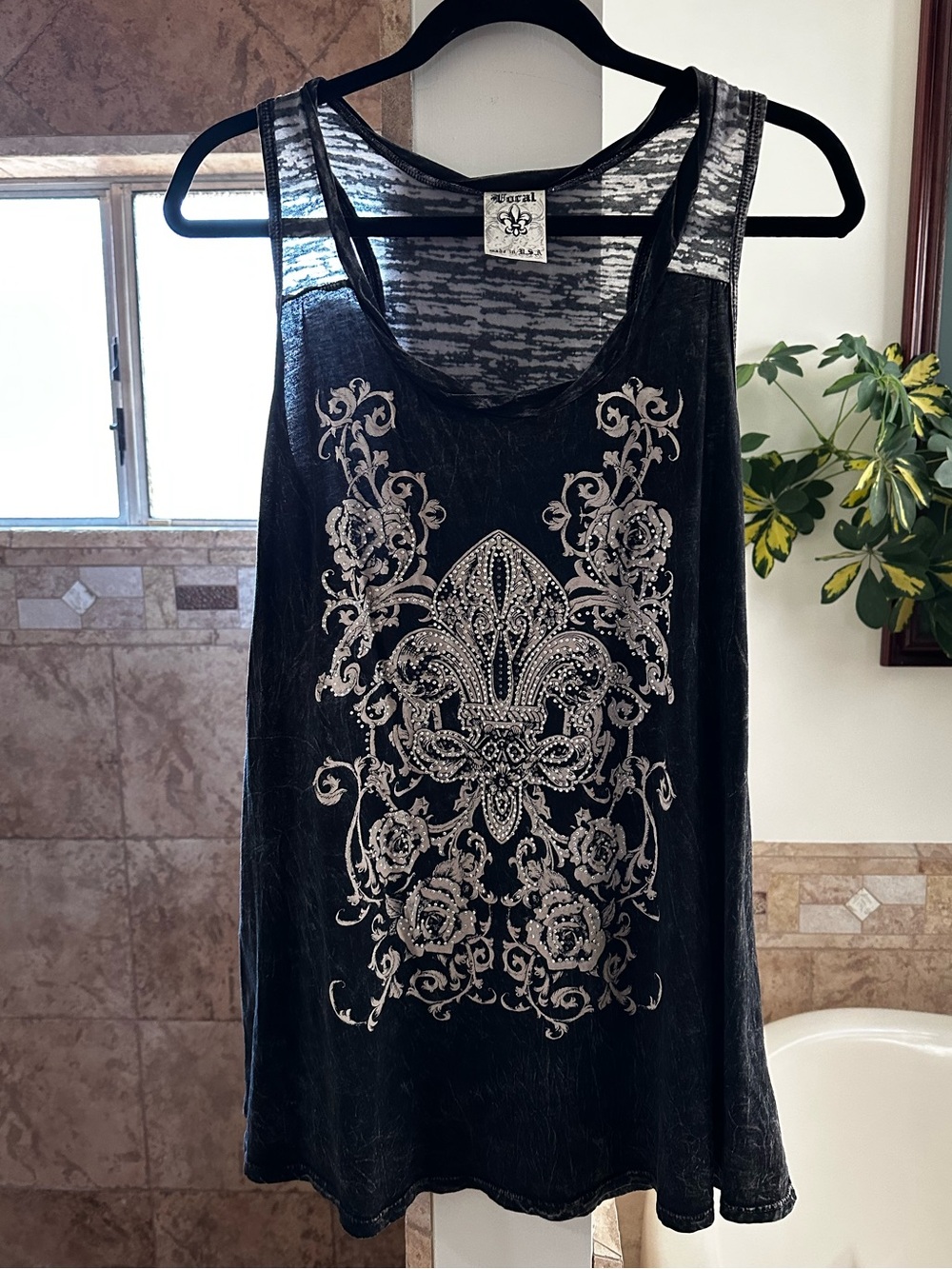 Vocal Black Tank Top Shirt w Silver Rhinestone Fleur-de-Lis Embellishment XL